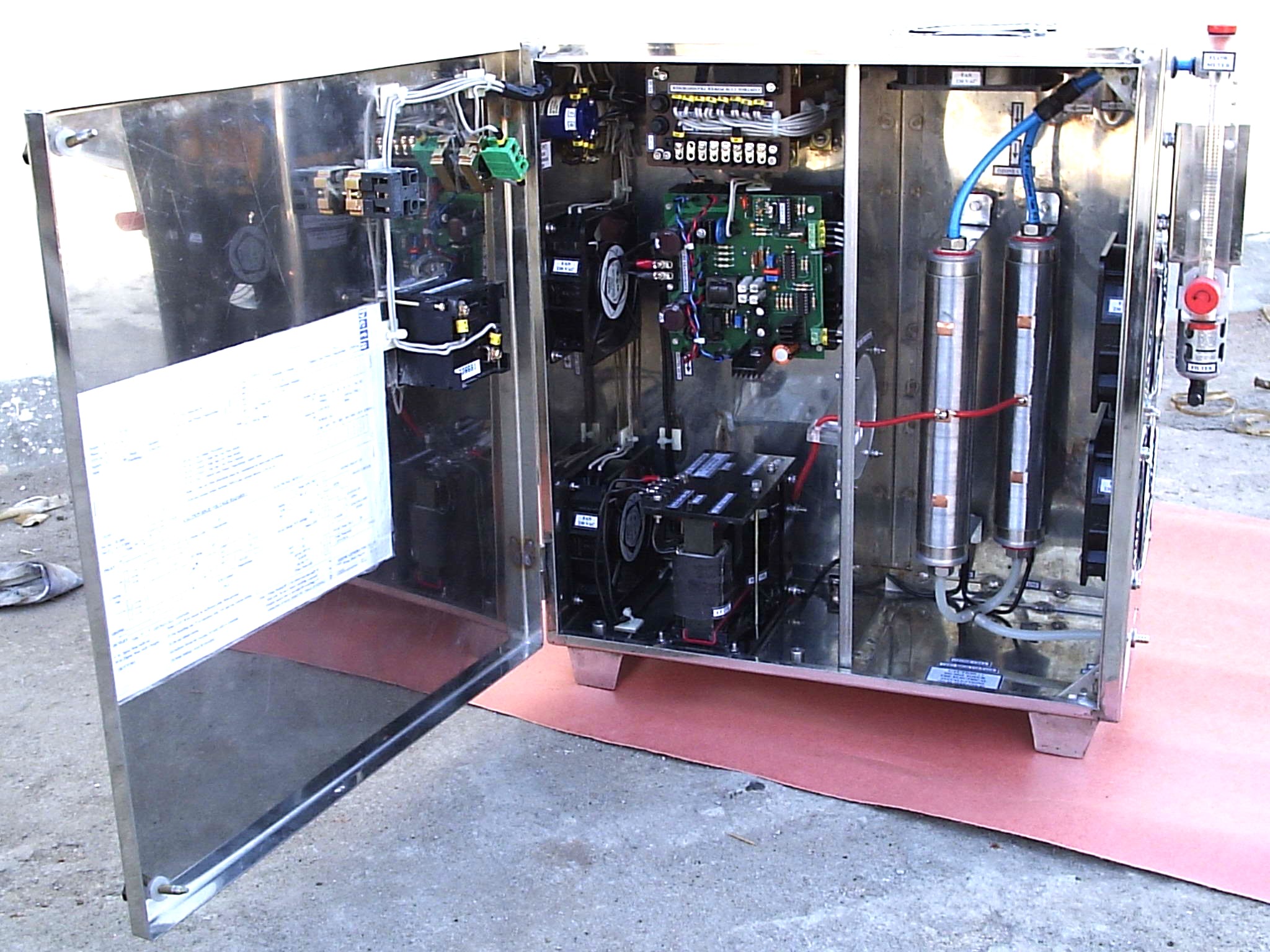 Ozone Generator SS Panel 100 to 300VA, interior